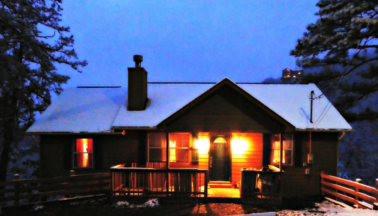 Ladybug Resort Romantic Cabin With Mountain Views, Game Room, Close To Dollywood เซอเวียร์วีล ภายนอก รูปภาพ